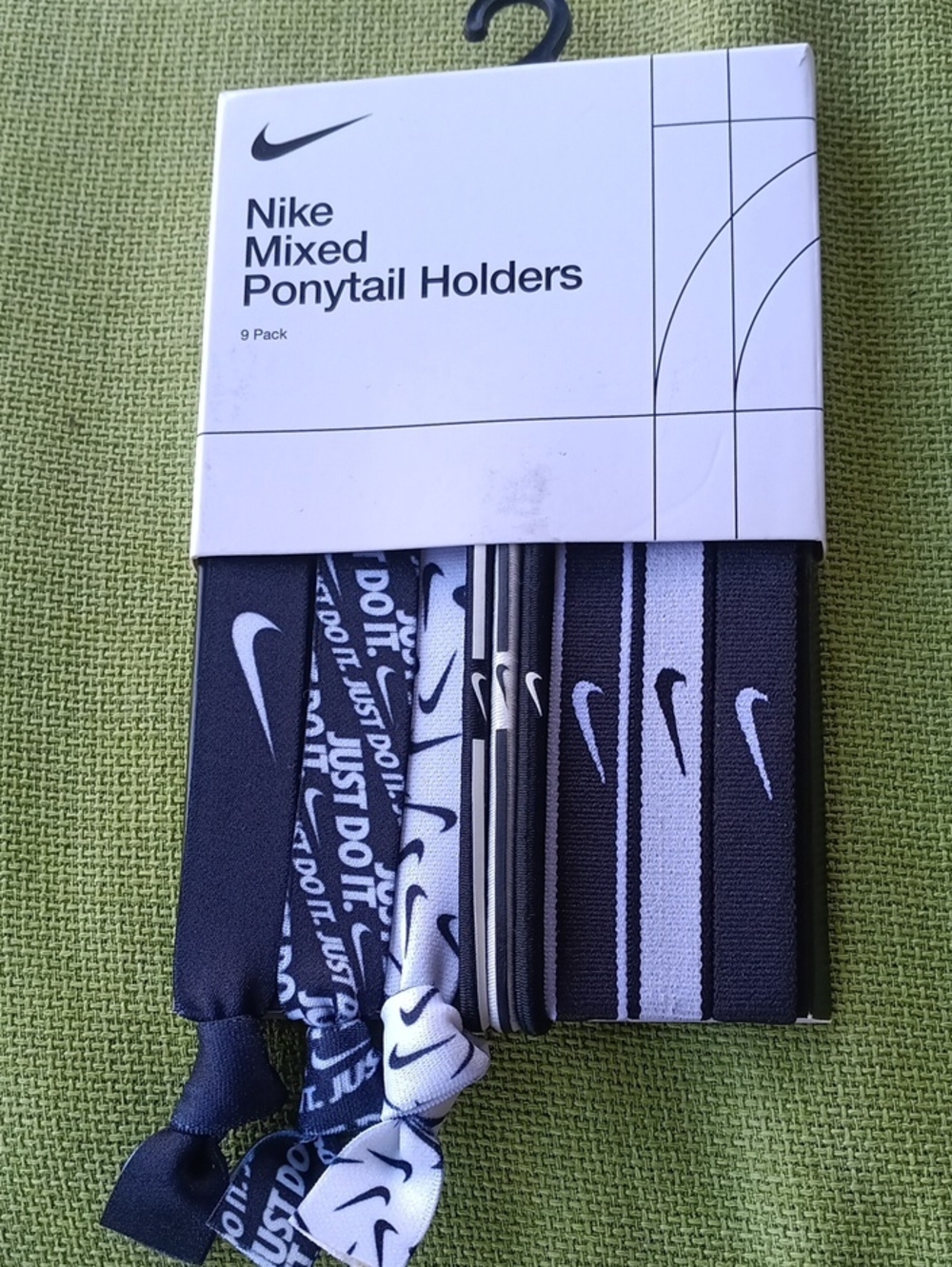Nike New Black & White Ponytail Holders Pack
